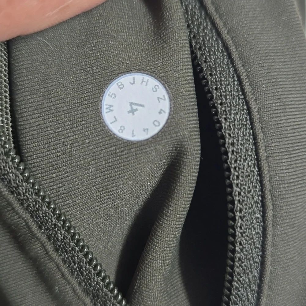 Lululemon Speed Up Tight *Full-On Luxtreme 28